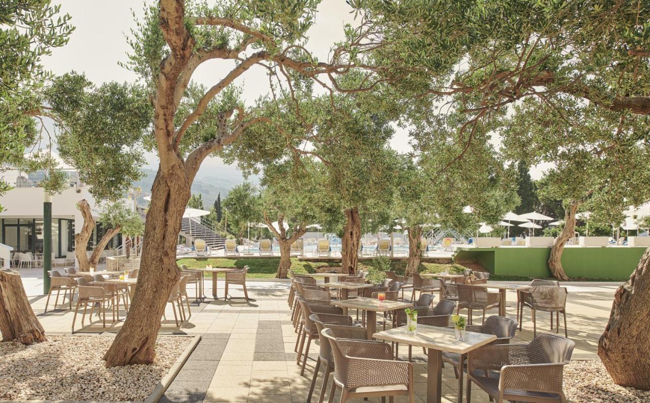 Bluesun Hotel Neptun Tučepi Exterior foto