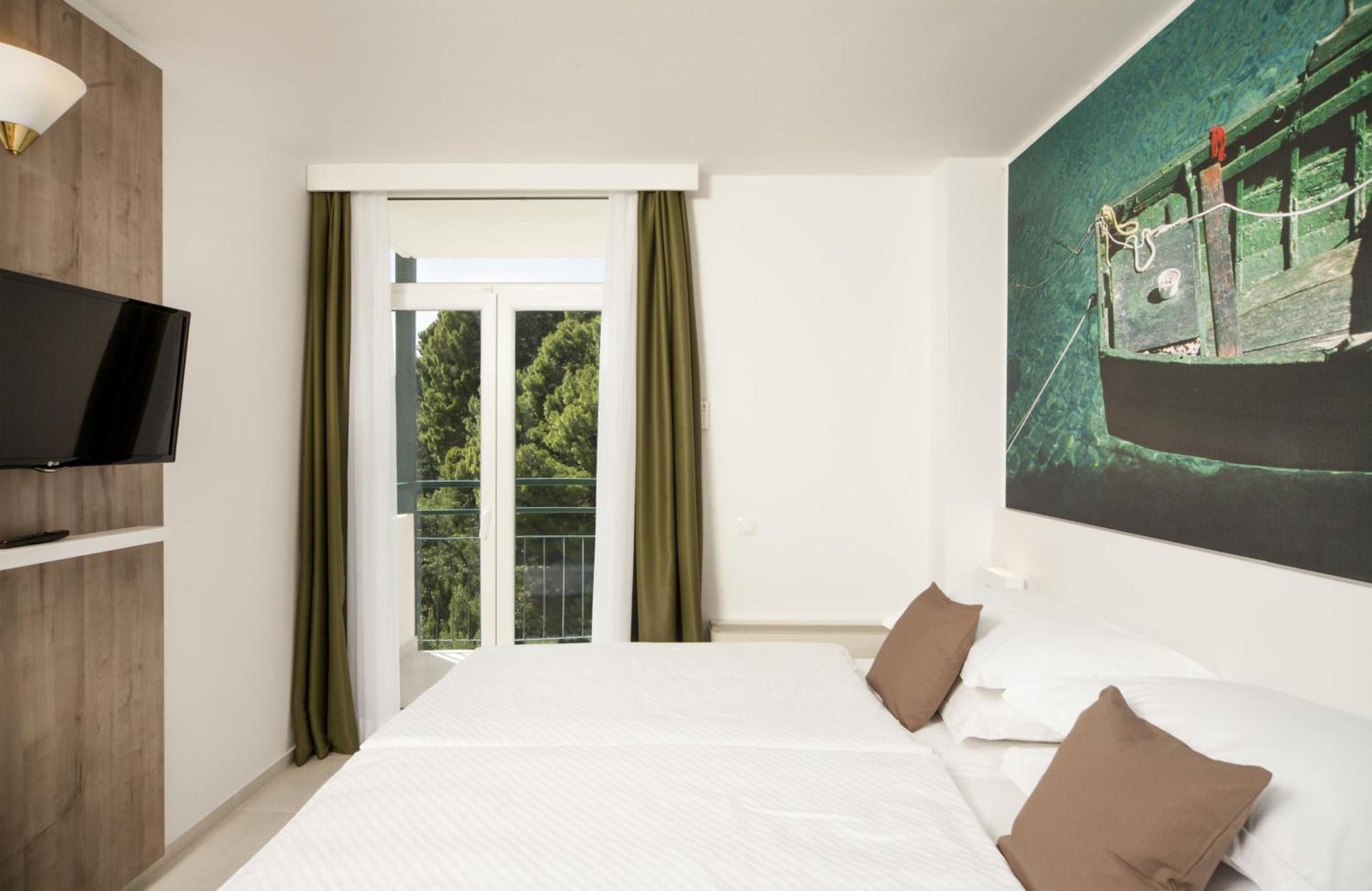 Bluesun Hotel Neptun Tučepi Quarto foto