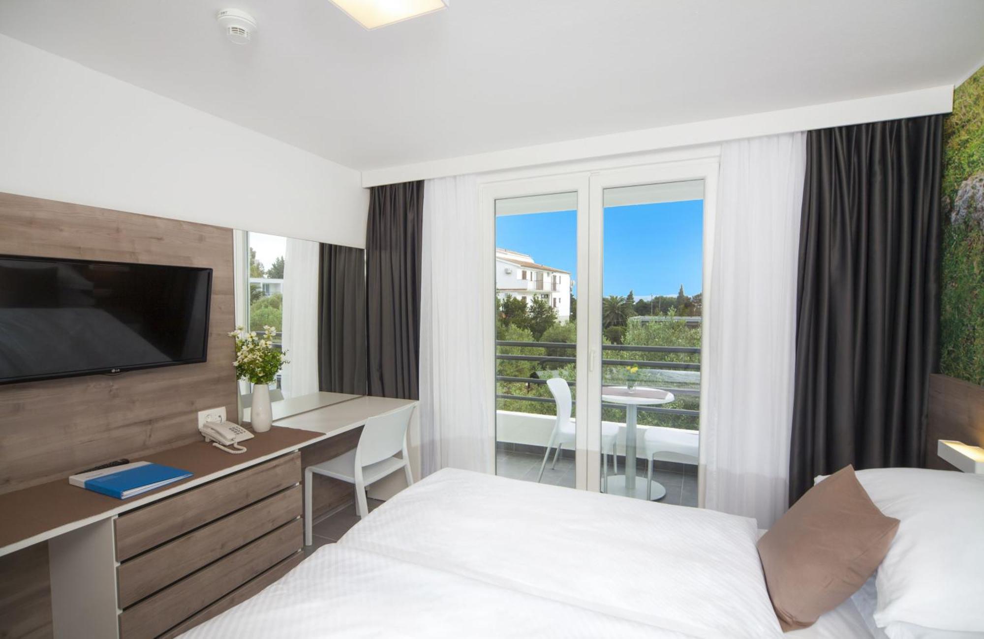 Bluesun Hotel Neptun Tučepi Quarto foto