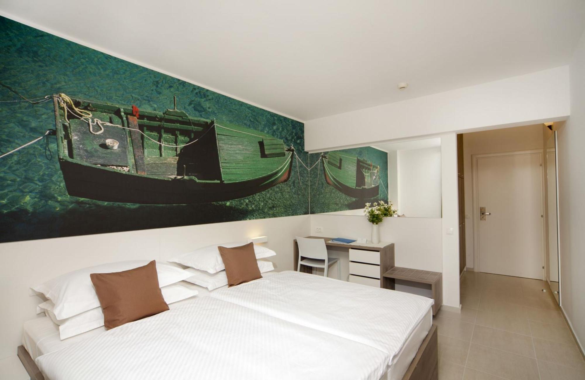 Bluesun Hotel Neptun Tučepi Quarto foto
