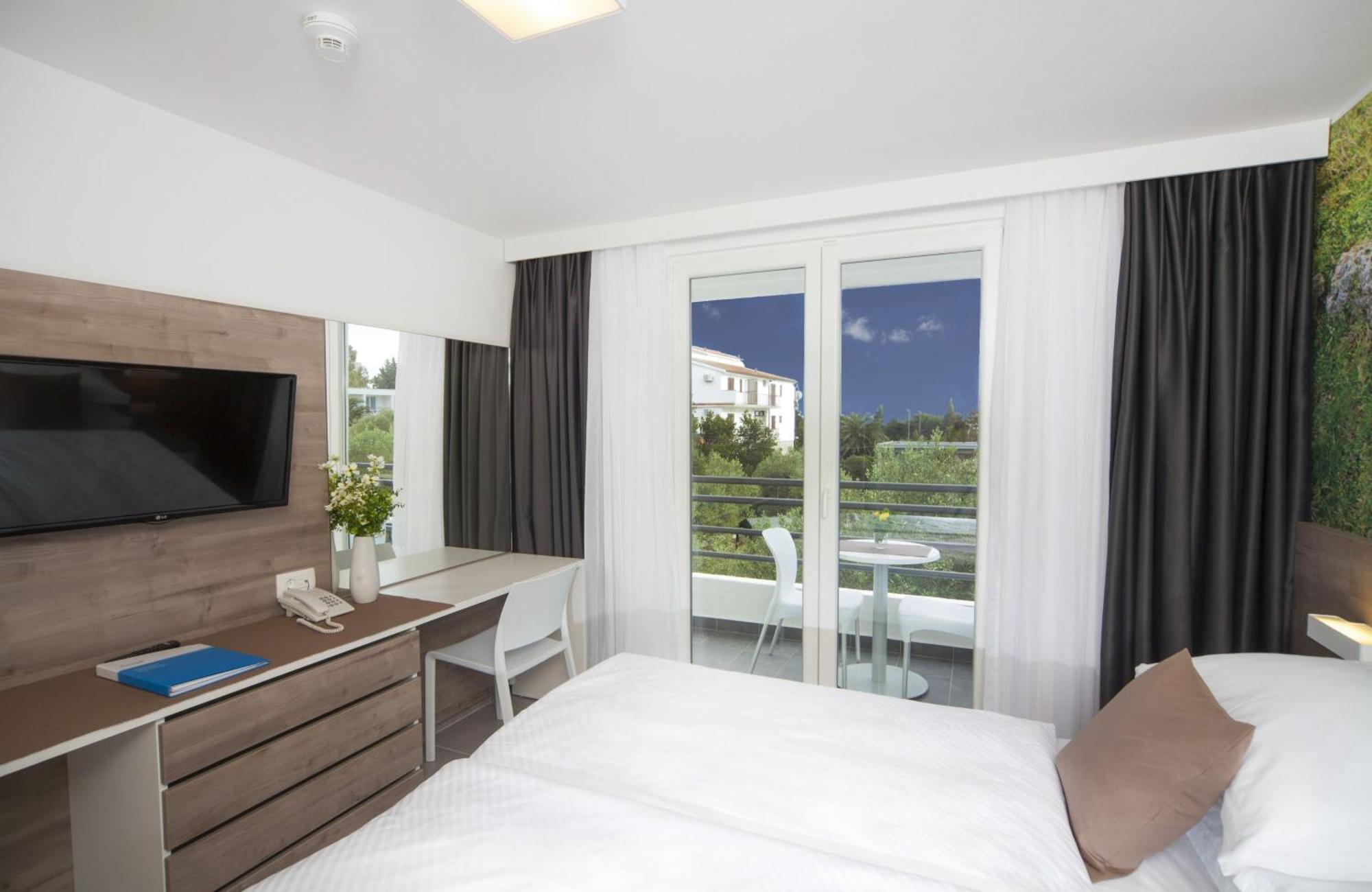 Bluesun Hotel Neptun Tučepi Quarto foto